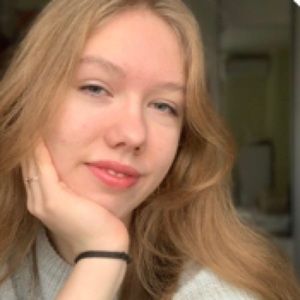 Meet your Posher, Mona